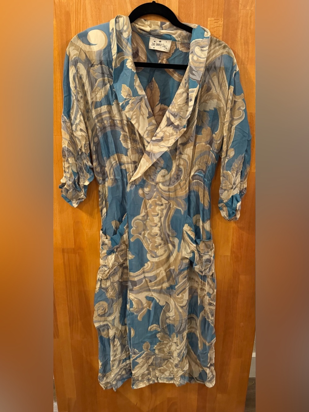One Hundred Stars Plaster Roses Kimono Robe